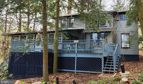 110 Brown Ave, Mount Gretna, PA 17064