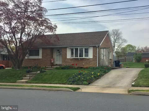 803 W Oak St, Palmyra, PA 17078