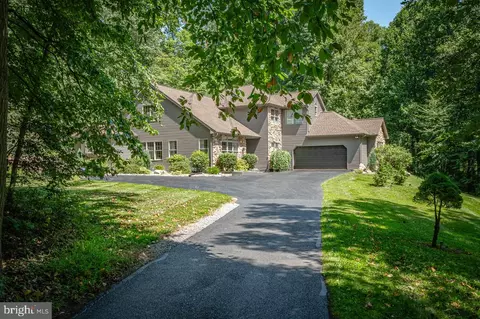 1273 Ash Ln, Lebanon, PA 17042