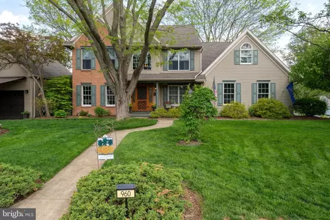 960 Hetrick Ave, Palmyra, PA 17078