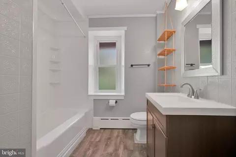 Entry Way - 318 Boyd St, Cornwall, PA 17016 photo 2 of 4