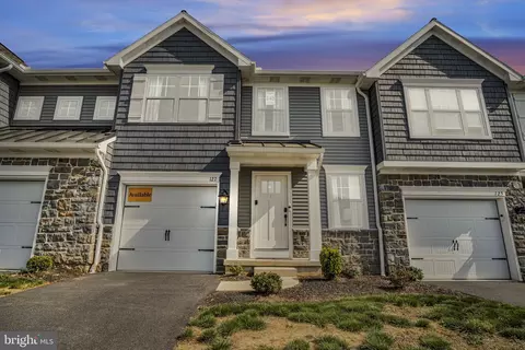 127 Beech Tree Ct, Annville, PA 17003