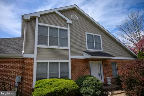 141 Stone Hedge Ct, Lebanon, PA 17042