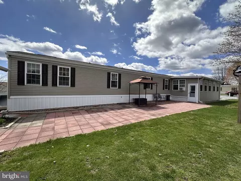 50 Carol Ann Dr, Lebanon, PA 17046