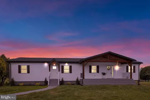 28 Mcgillstown Rd, Annville, PA 17003