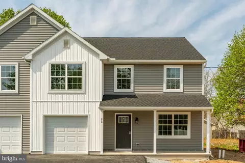 313 W Water St, Annville, PA 17003