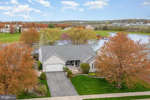 35 Scenic Dr, Myerstown, PA 17067