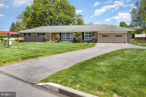 870 S Franklin St, Palmyra, PA 17078