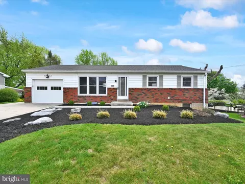 218 W Franklin Ave, Myerstown, PA 17067