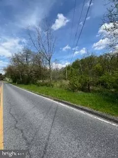 Es Halfway Drive, Myerstown, PA 17067