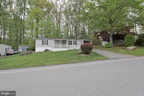 319 Maple Ave, Manheim, PA 17545