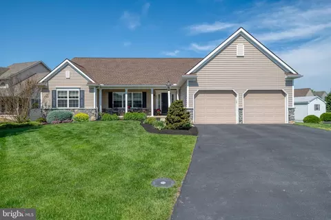 37 Westbrook Ct, Palmyra, PA 17078