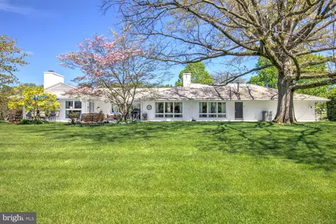 1800 Fieldcrest Rd, Lebanon, PA 17042