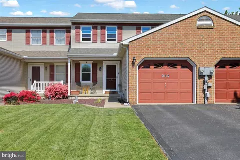 132 Palm Ln, Lebanon, PA 17042