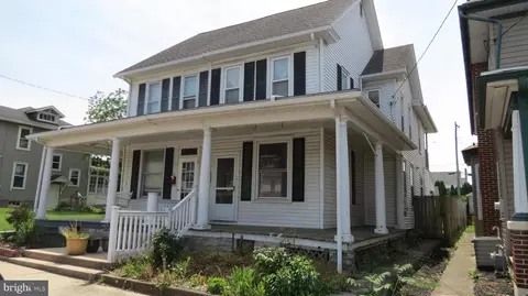 39 N Grant St, Palmyra, PA 17078