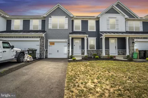 142 Beech Tree Ct #132-08, Annville, PA 17003