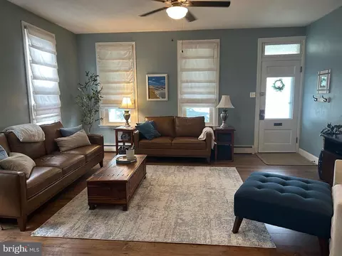 313 E Cherry St, Palmyra, PA 17078 photo 9