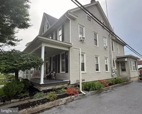 313 E Cherry St, Palmyra, PA 17078 photo 6