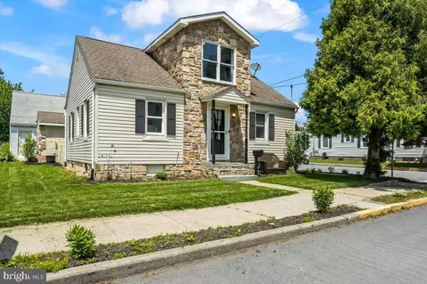 801 W Cherry St, Palmyra, PA 17078