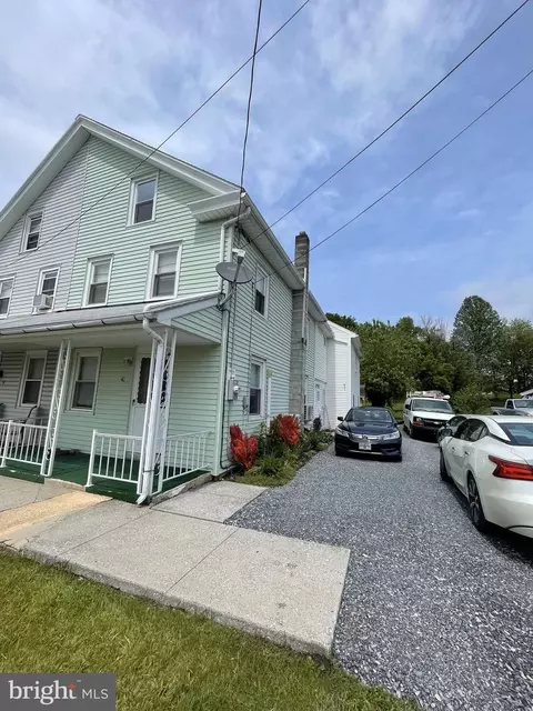 40 N Sheridan Rd, Newmanstown, PA 17073