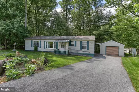 10 Ash Dr, Manheim, PA 17545