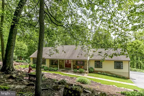 726 Aspen Ln, Lebanon, PA 17042