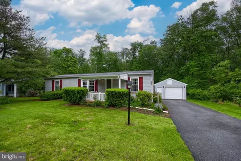 109 Maple Ave, Manheim, PA 17545