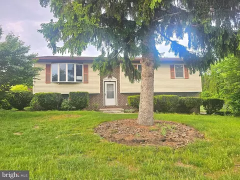811 Poplar Ln, Lebanon, PA 17046