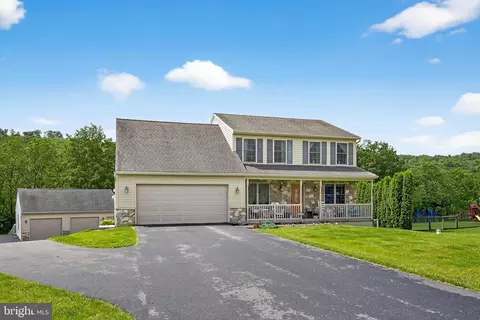 32 Fairway Dr, Jonestown, PA 17038