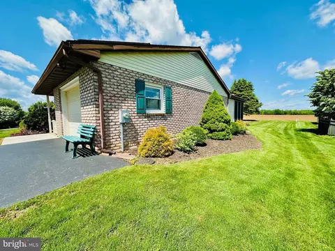301 Juniper St, Lebanon, PA 17042 photo 11