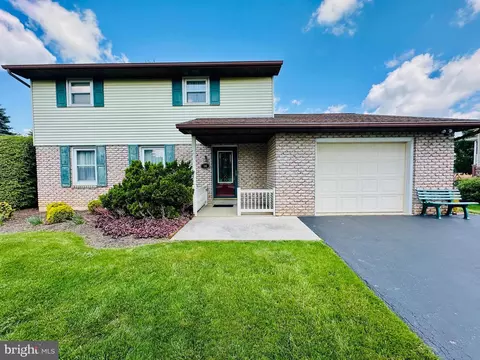 301 Juniper St, Lebanon, PA 17042 photo 2