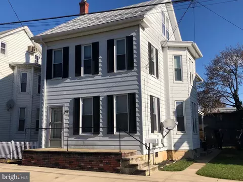 108 N 108 Rear N Center St, Cleona, PA 17042