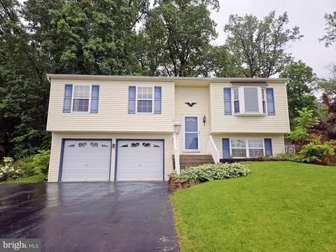 46 E Brookfield Dr, Lebanon, PA 17046