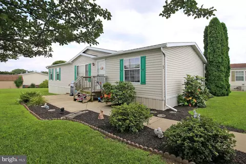 5 Pine St, Fredericksburg, PA 17026