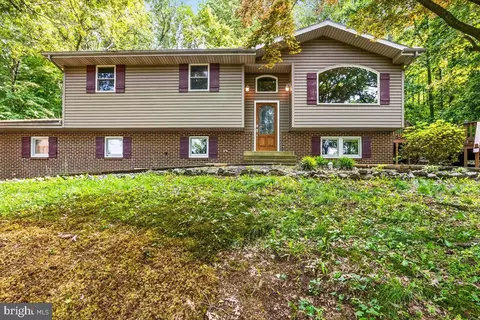 102 Ironmaster Rd, Lebanon, PA 17042