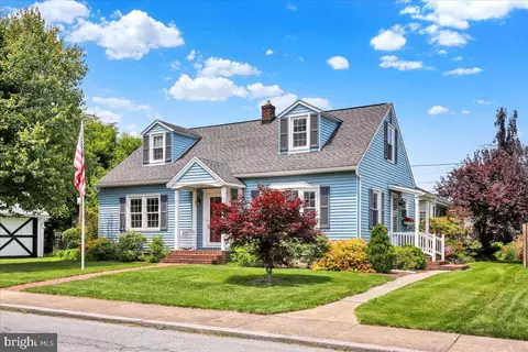 217 E Chestnut St, Cleona, PA 17042