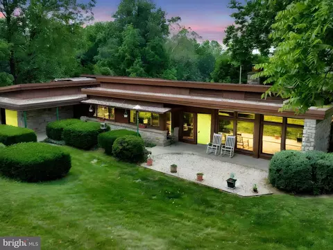 927 Thompson Ave, Jonestown, PA 17038