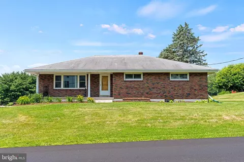 113 Eisenhower Rd, Palmyra, PA 17078