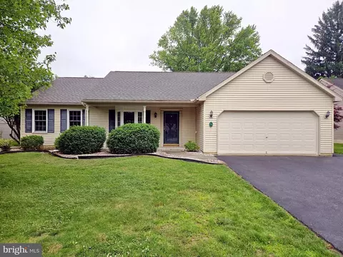 137 Arbor Dr, Myerstown, PA 17067