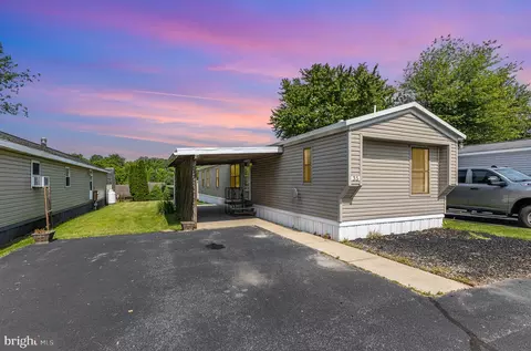 35 Reo Dr, Palmyra, PA 17078
