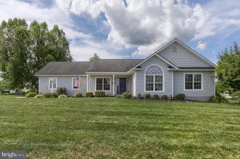 87 Clover Dr, Lebanon, PA 17042