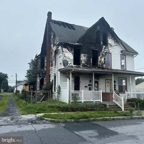 329 N College St, Palmyra, PA 17078