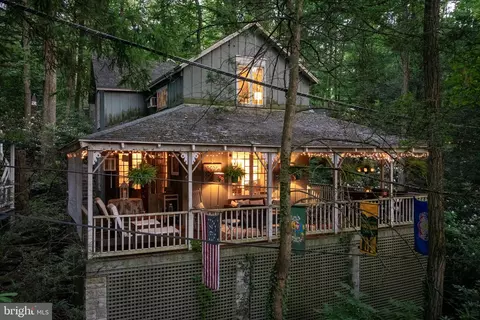 208 Columbia Ave, Mount Gretna, PA 17064