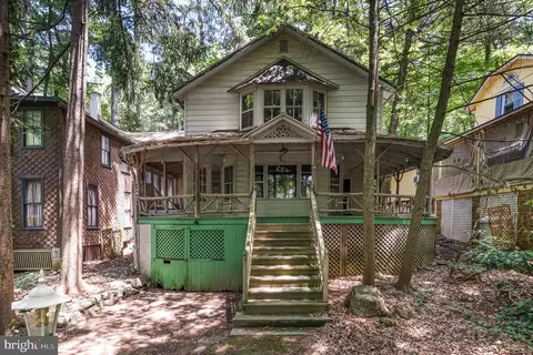 505 7th St, Mount Gretna, PA 17064