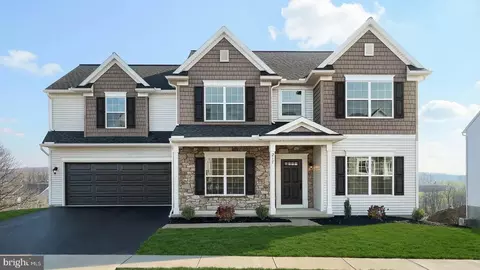 217 Copper Ridge Dr, Newmanstown, PA 17073
