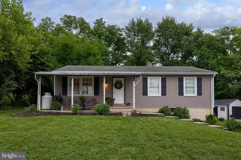 210 Prospect Hl, Newmanstown, PA 17073