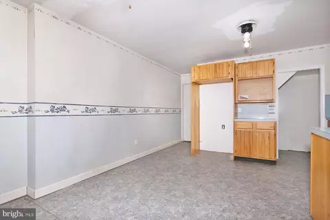 Entry Way - 230 Rexmont Rd, Lebanon, PA 17042 photo 1 of 3