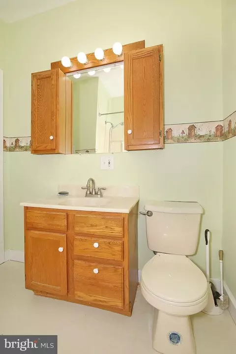 Bath - 230 Rexmont Rd, Lebanon, PA 17042 photo 1 of 3