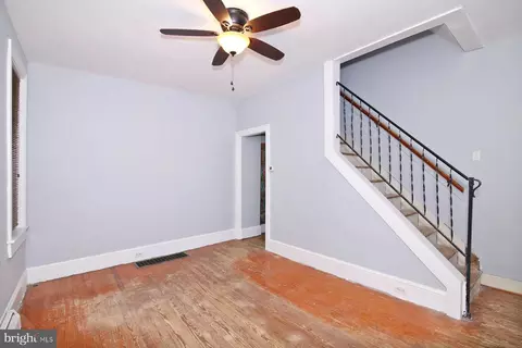 Living - 230 Rexmont Rd, Lebanon, PA 17042 photo 3 of 5