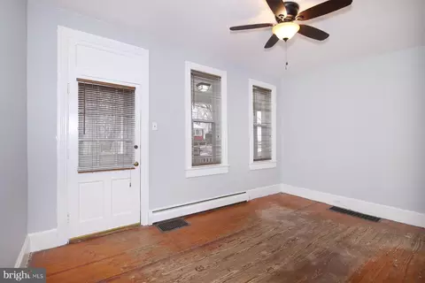 Living - 230 Rexmont Rd, Lebanon, PA 17042 photo 2 of 5